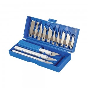Coffret découpe pochoir 16 scalpels et lames